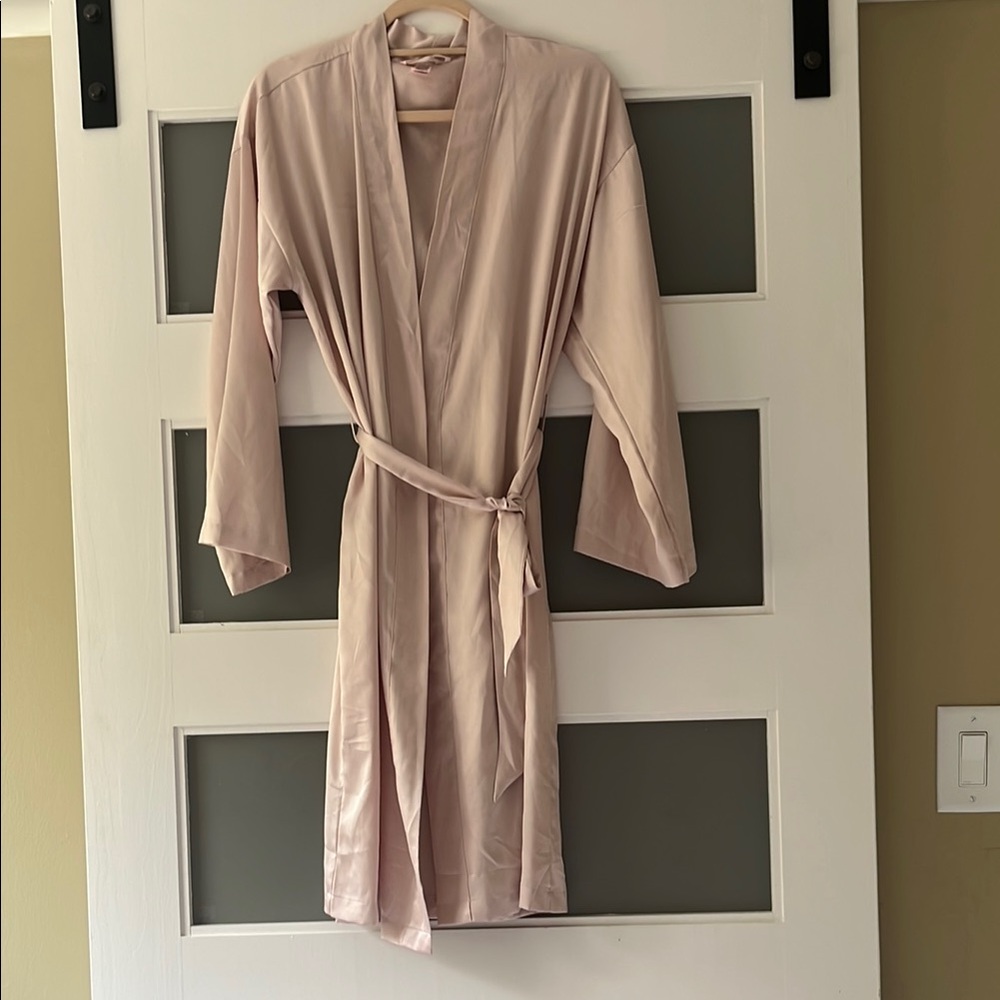 Victoria Secret Women's Satin midi Robe - Blush Pink